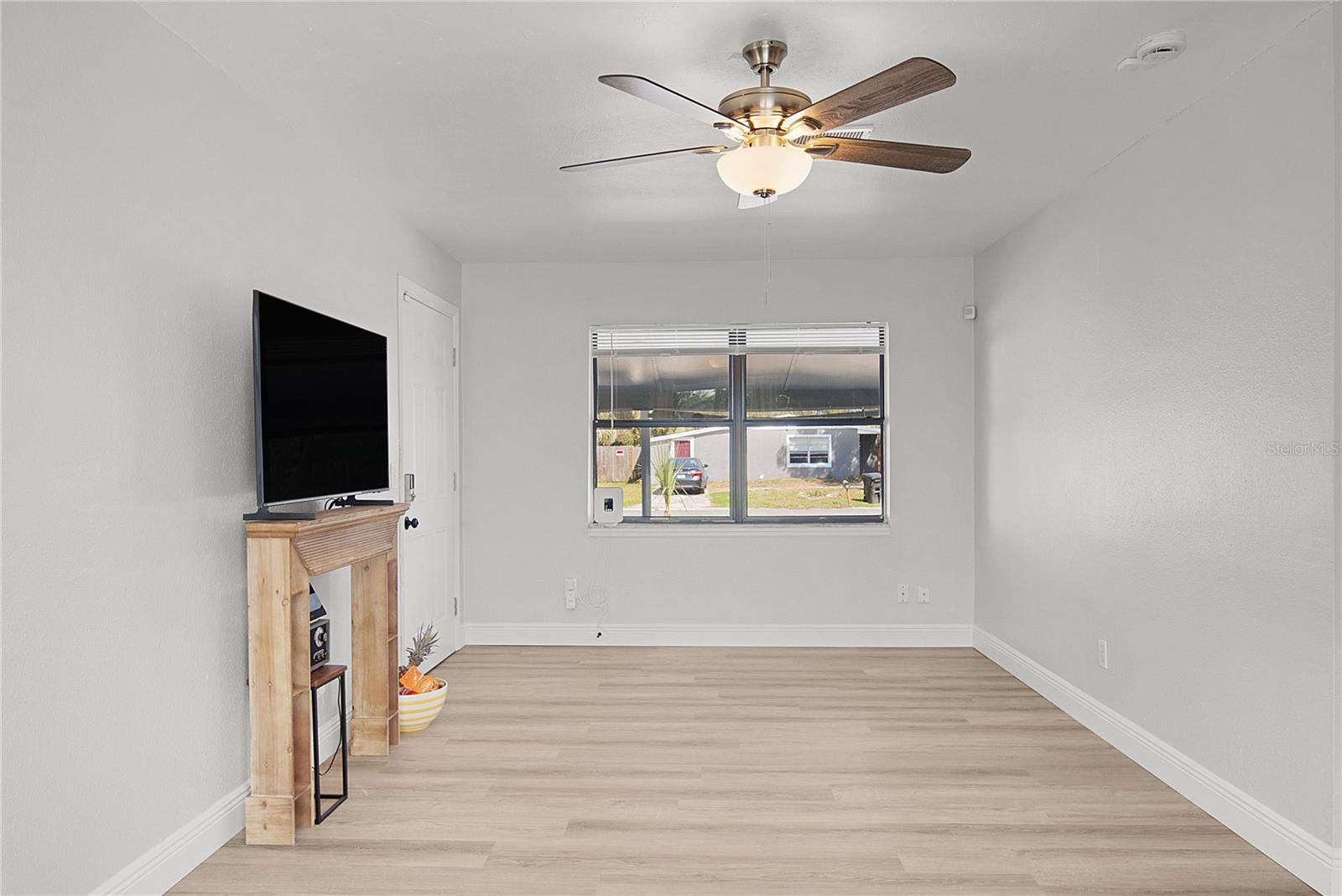 Image 13 of 34 For 211 Woodmere Blvd Boulevard