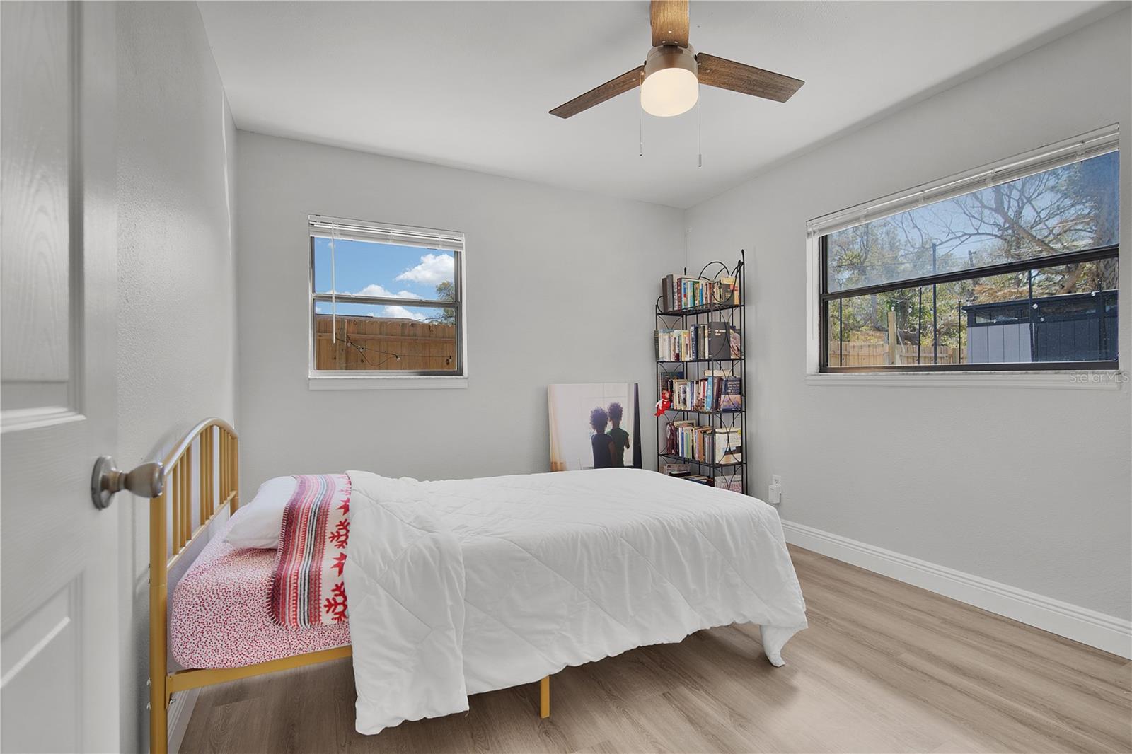 Image 21 of 34 For 211 Woodmere Blvd Boulevard