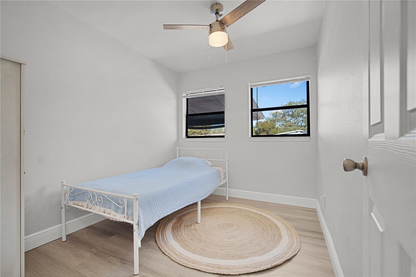 Image 22 of 34 For 211 Woodmere Blvd Boulevard