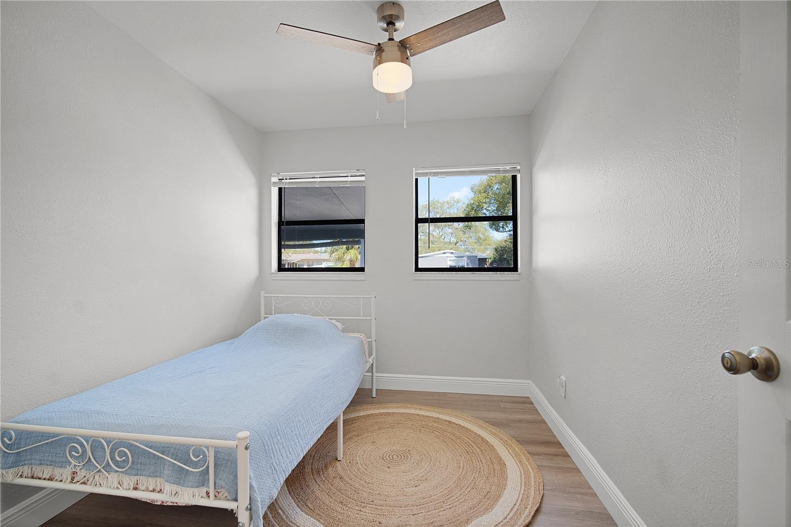 Image 23 of 34 For 211 Woodmere Blvd Boulevard