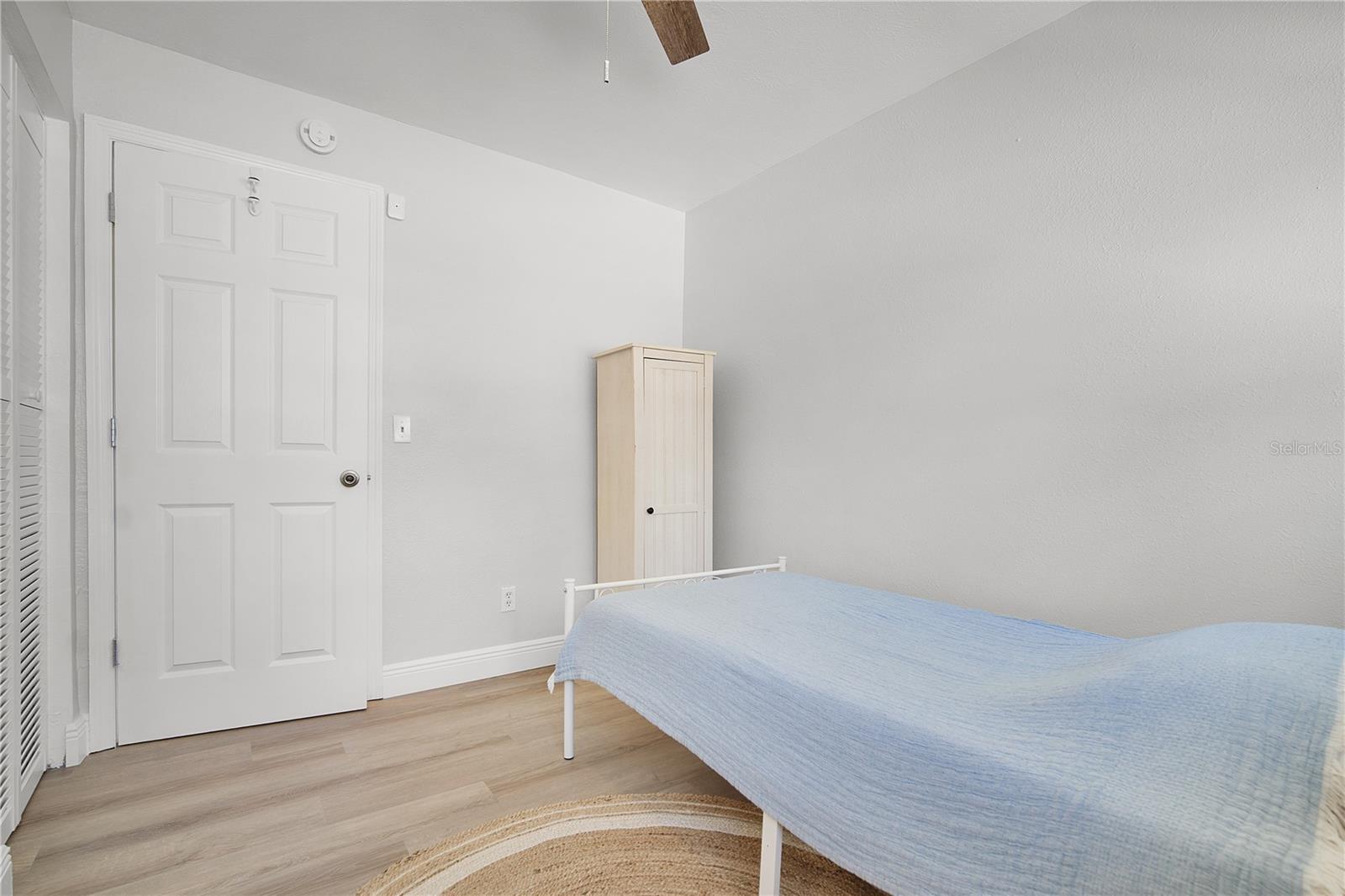 Image 24 of 34 For 211 Woodmere Blvd Boulevard