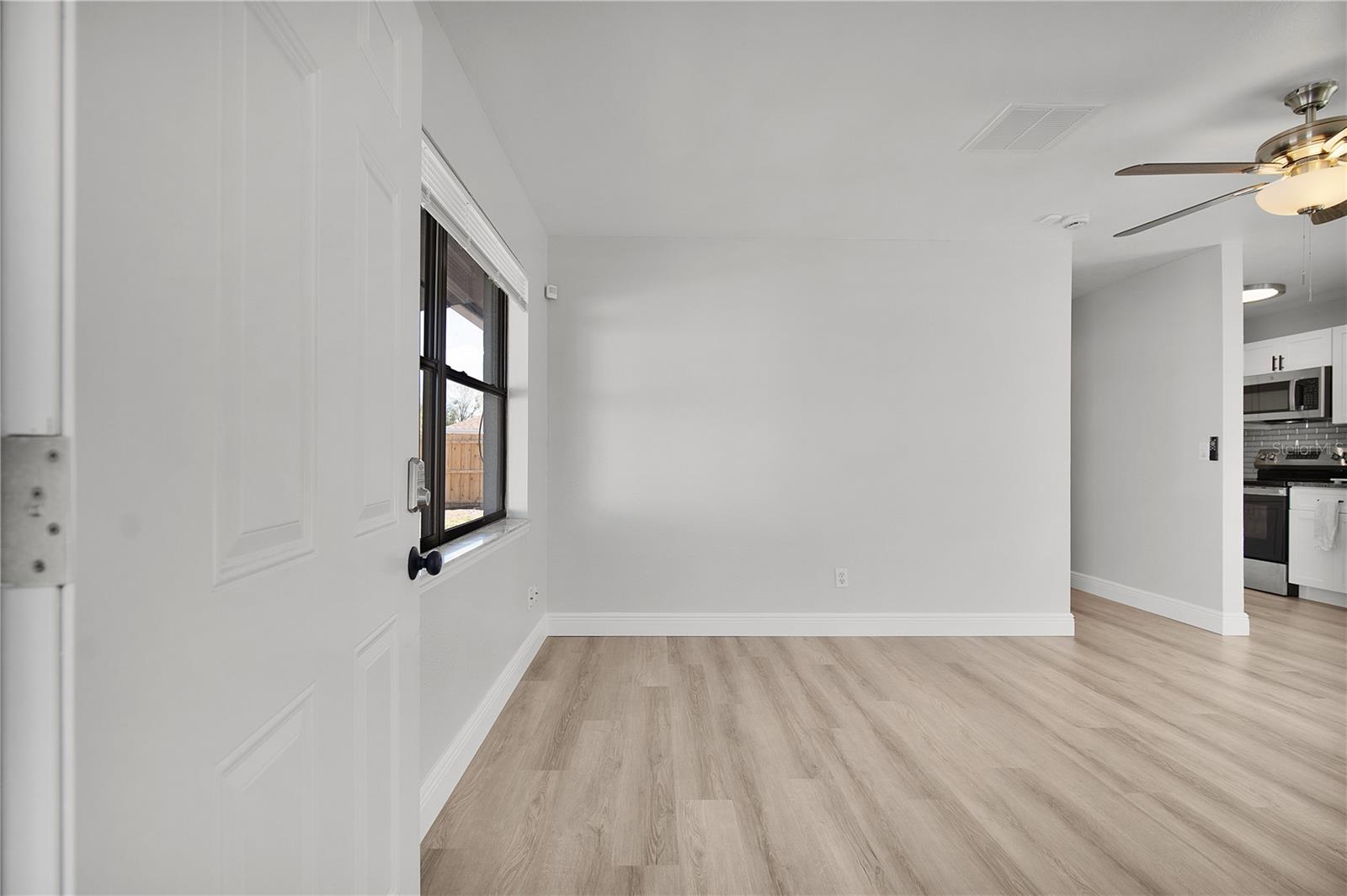 Image 6 of 34 For 211 Woodmere Blvd Boulevard