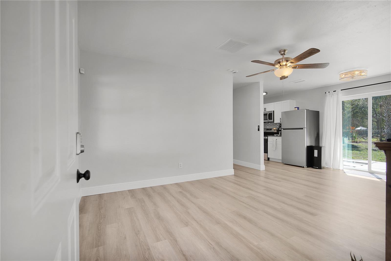 Image 7 of 34 For 211 Woodmere Blvd Boulevard