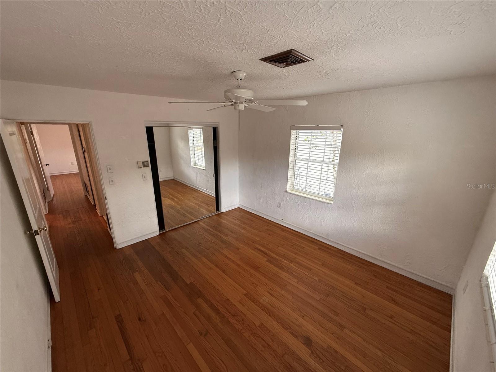 Image 7 of 18 For 1415 Oakley Street