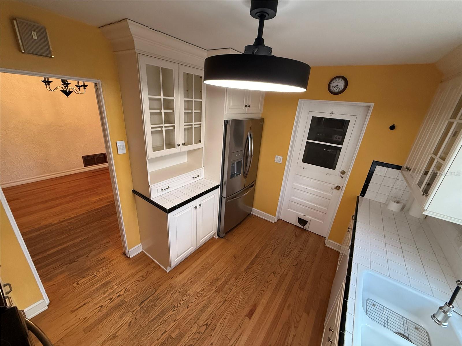 Image 9 of 18 For 1415 Oakley Street