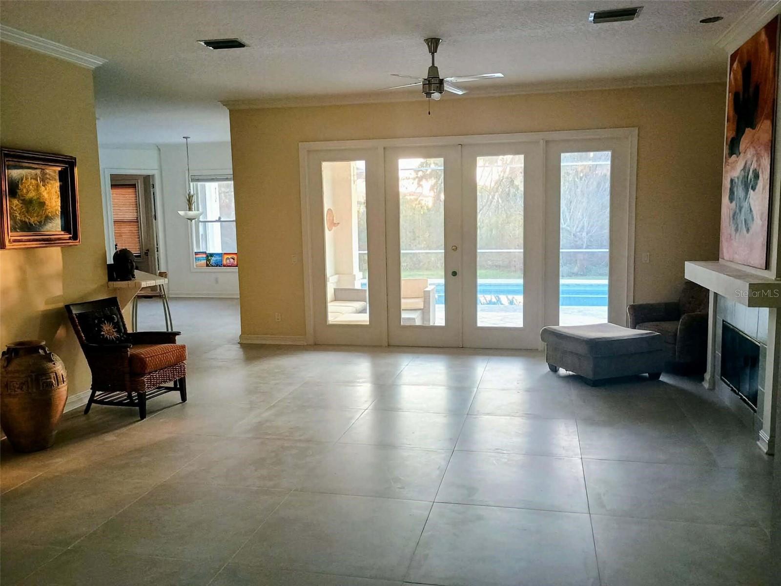 Image 6 of 9 For 2 Avenue Monet