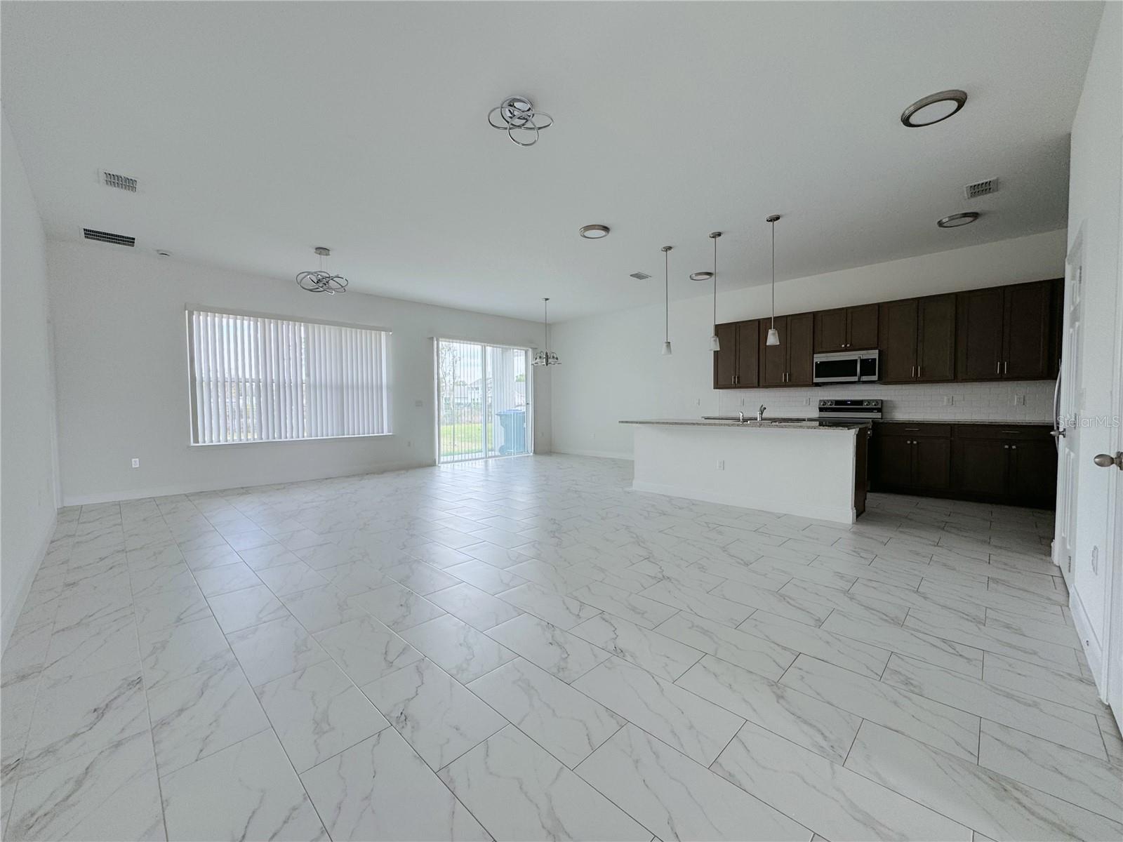 Image 14 of 29 For 725 Dennis Street