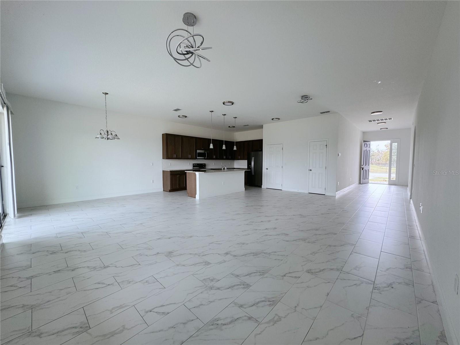 Image 16 of 29 For 725 Dennis Street