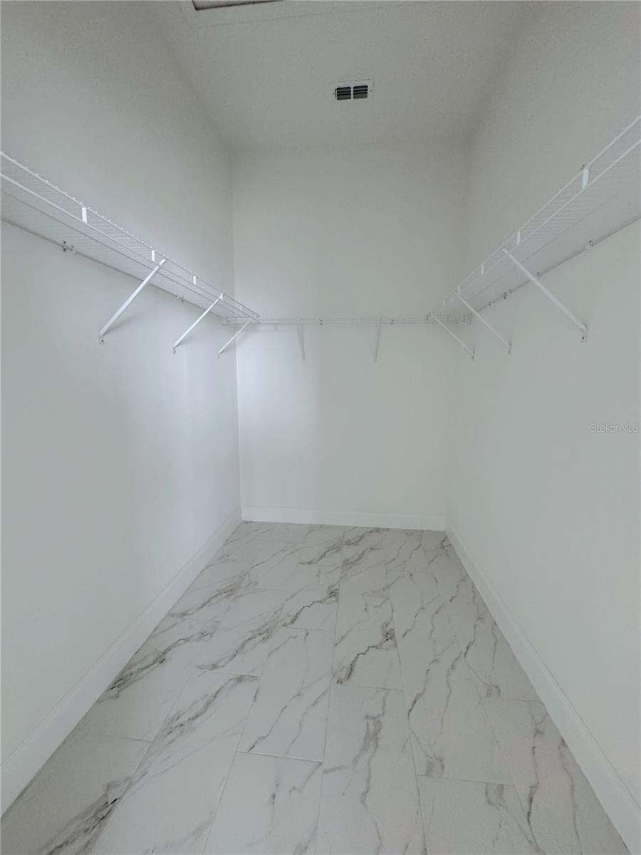 Image 23 of 29 For 725 Dennis Street