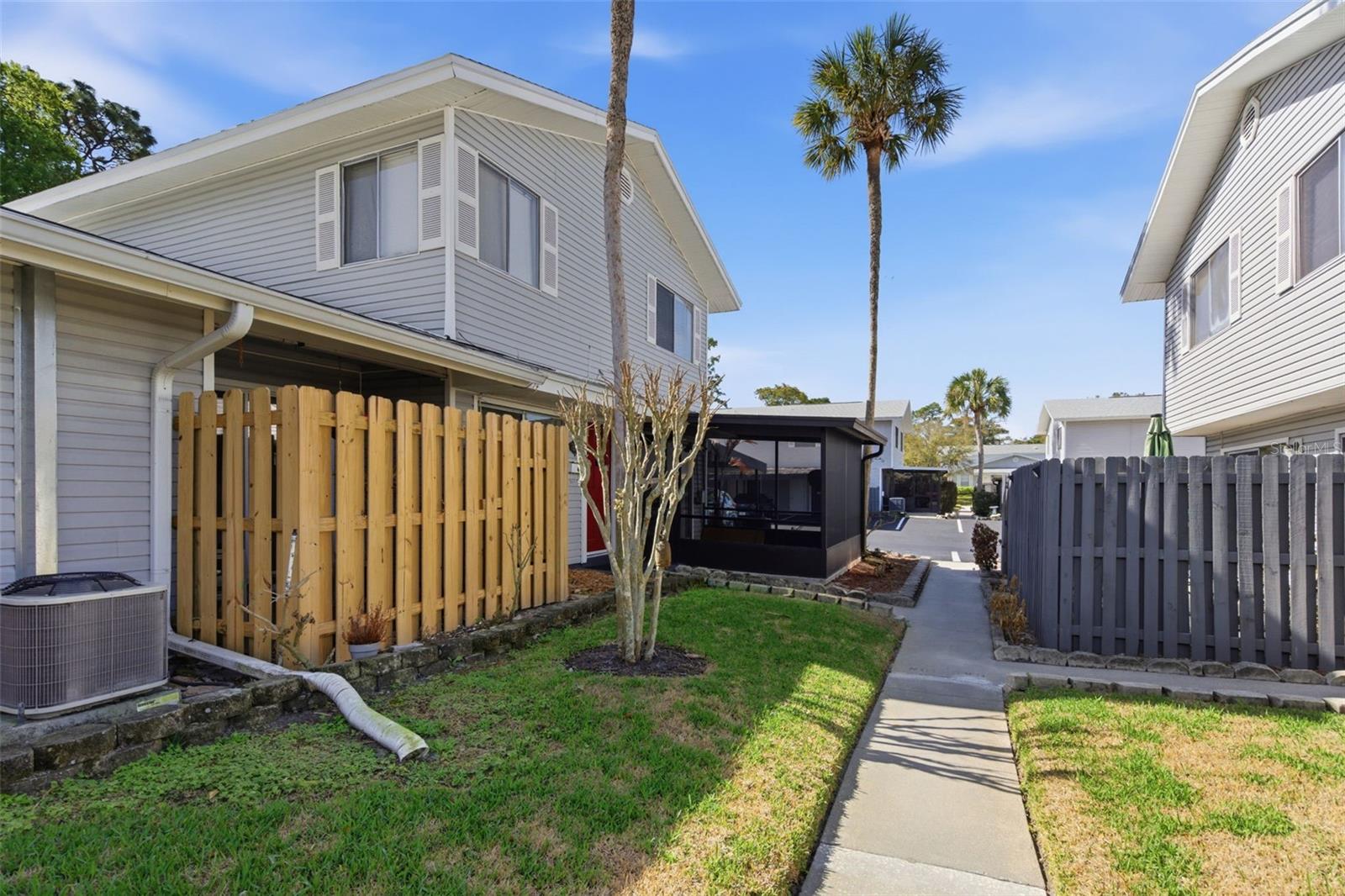 Image 19 of 21 For 526 Heatherton Village