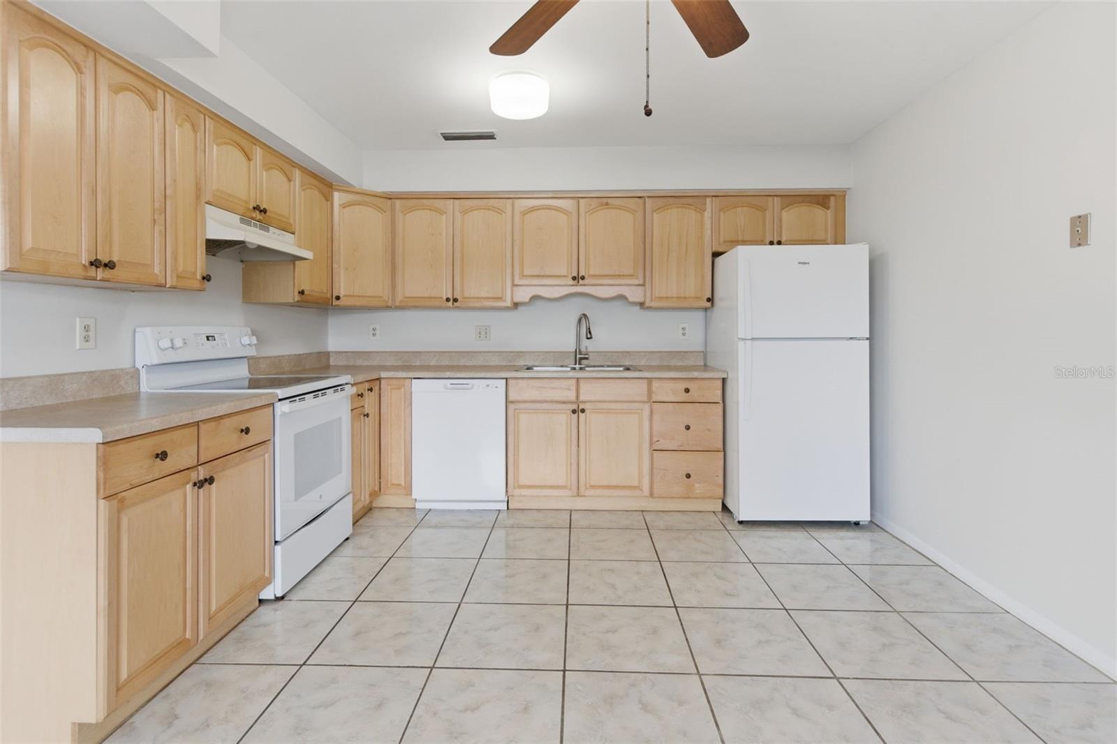 Image 5 of 21 For 526 Heatherton Village