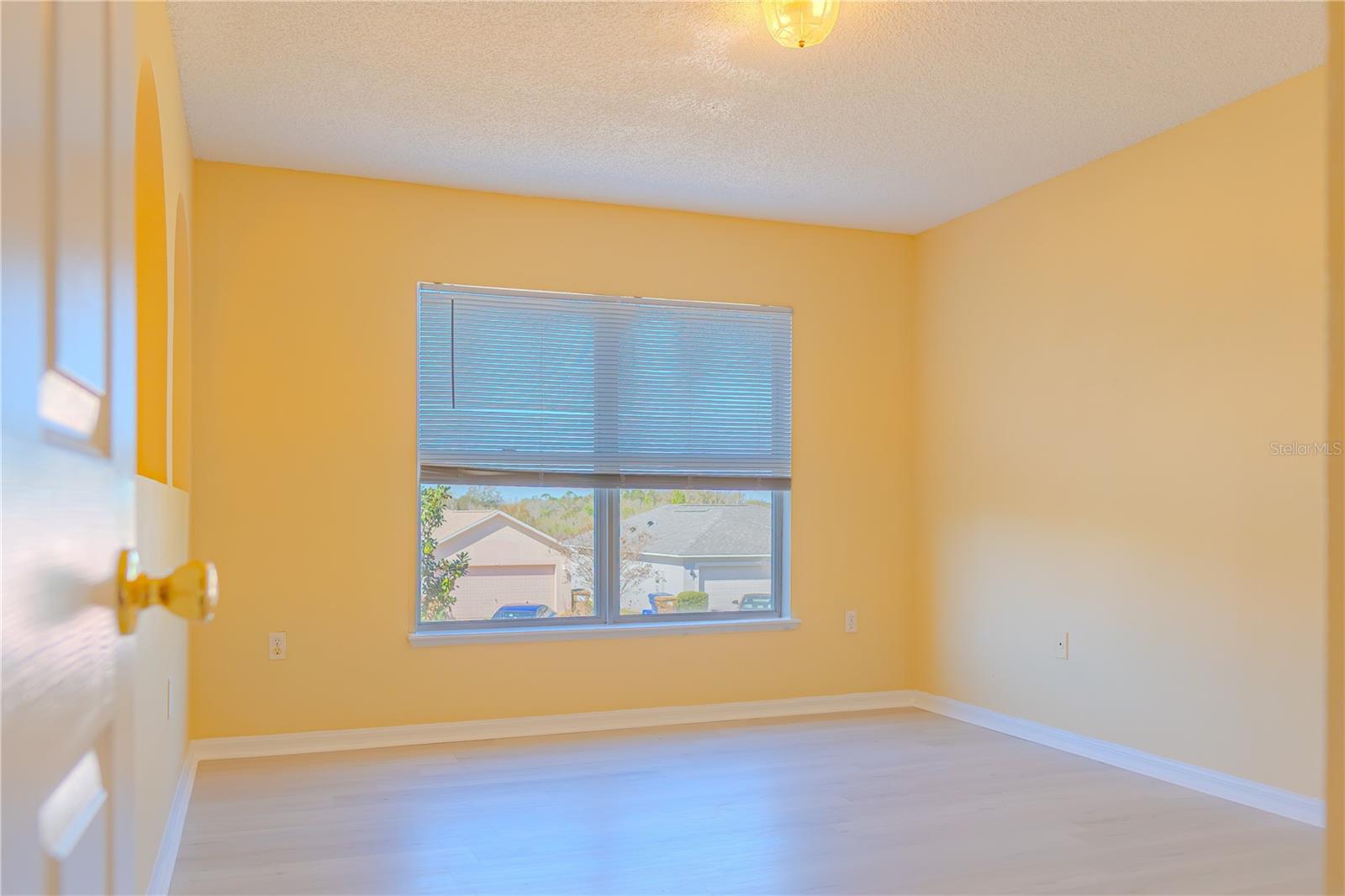 Image 18 of 42 For 274 Curtis Avenue