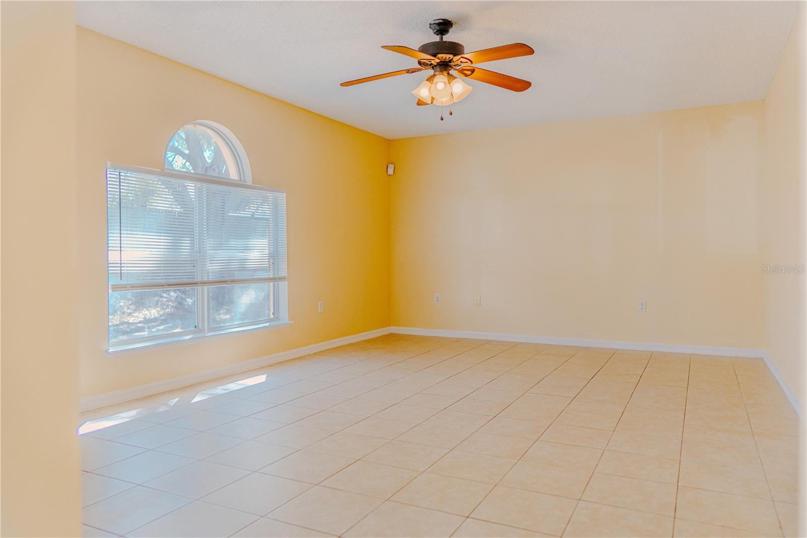 Image 6 of 42 For 274 Curtis Avenue