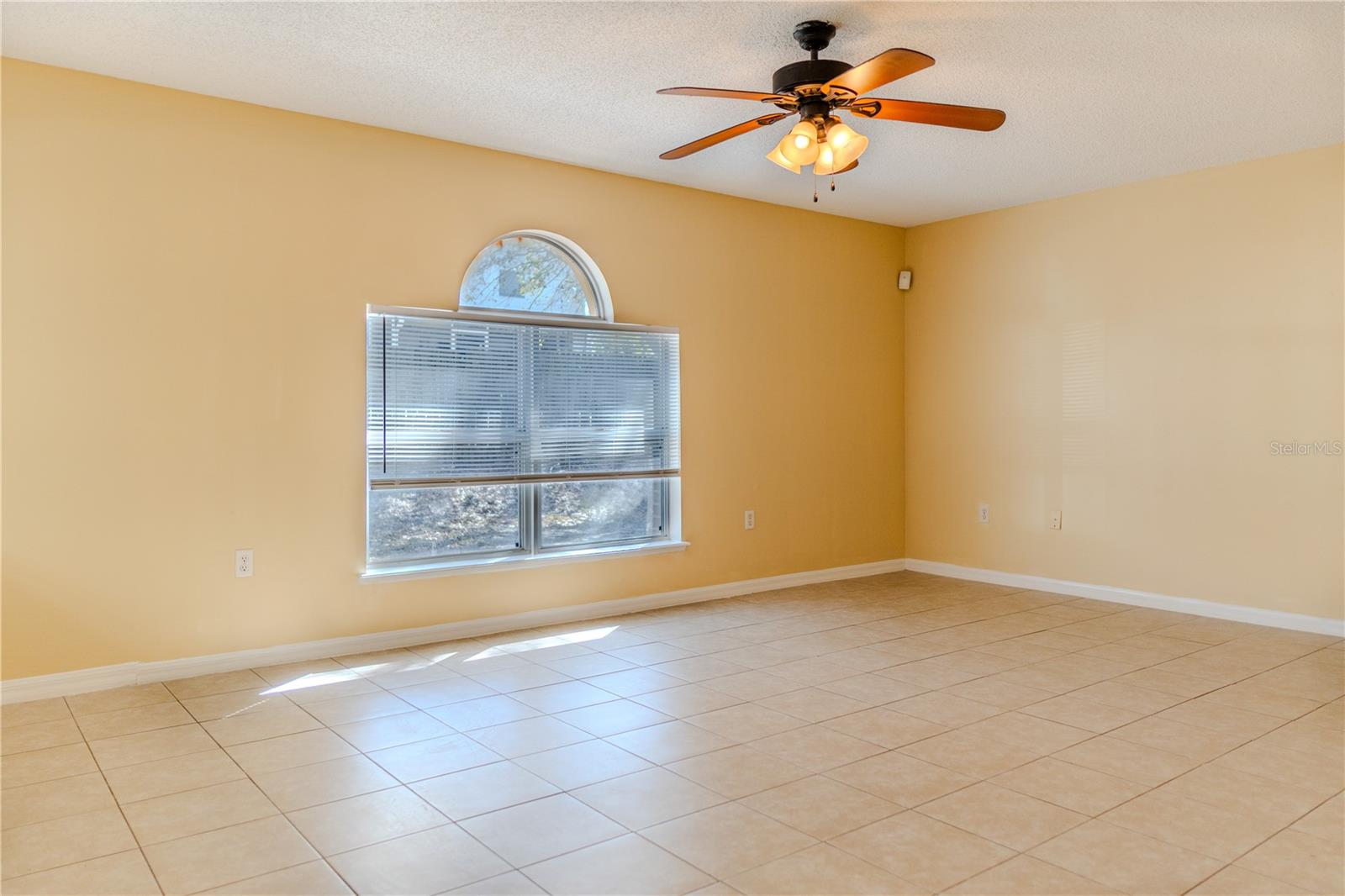 Image 7 of 42 For 274 Curtis Avenue