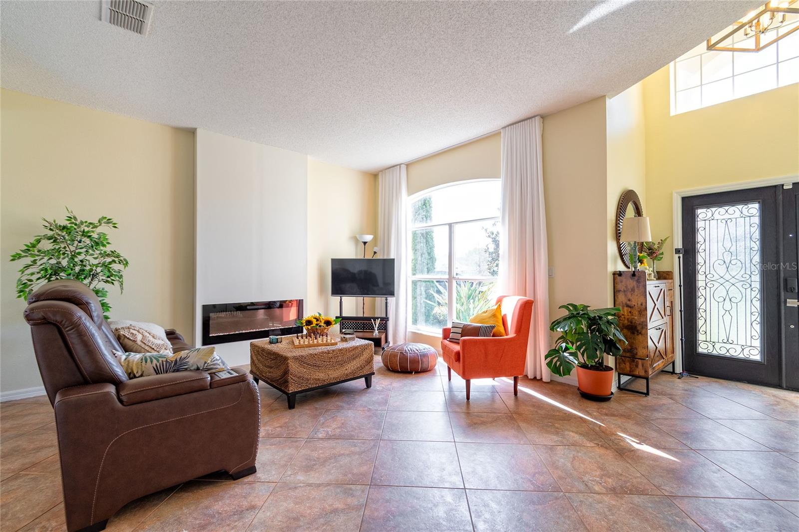 Image 15 of 39 For 13731 Waterhouse Way