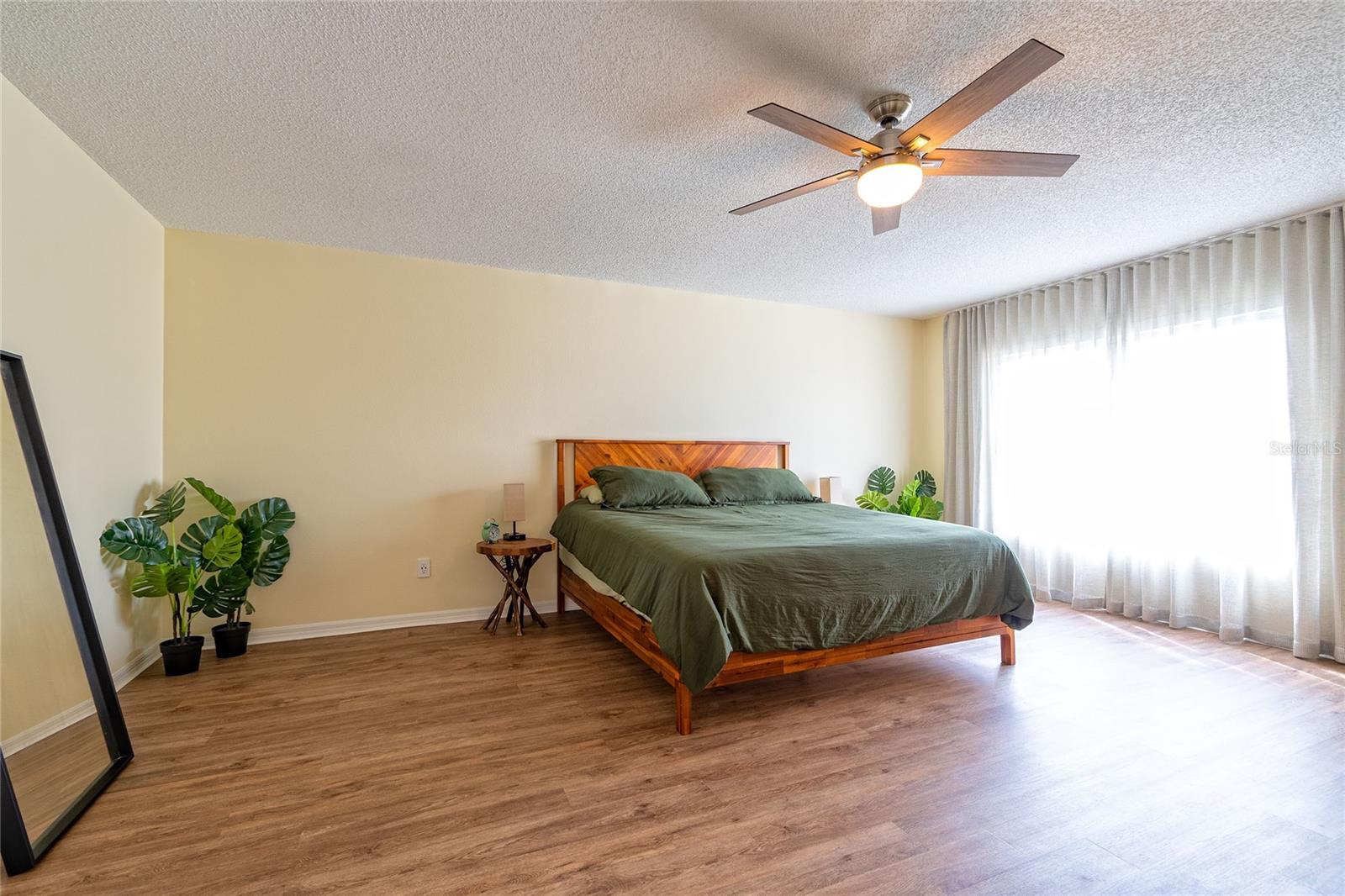 Image 35 of 39 For 13731 Waterhouse Way