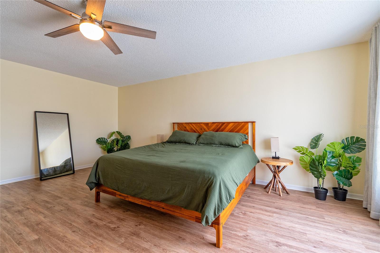 Image 36 of 39 For 13731 Waterhouse Way