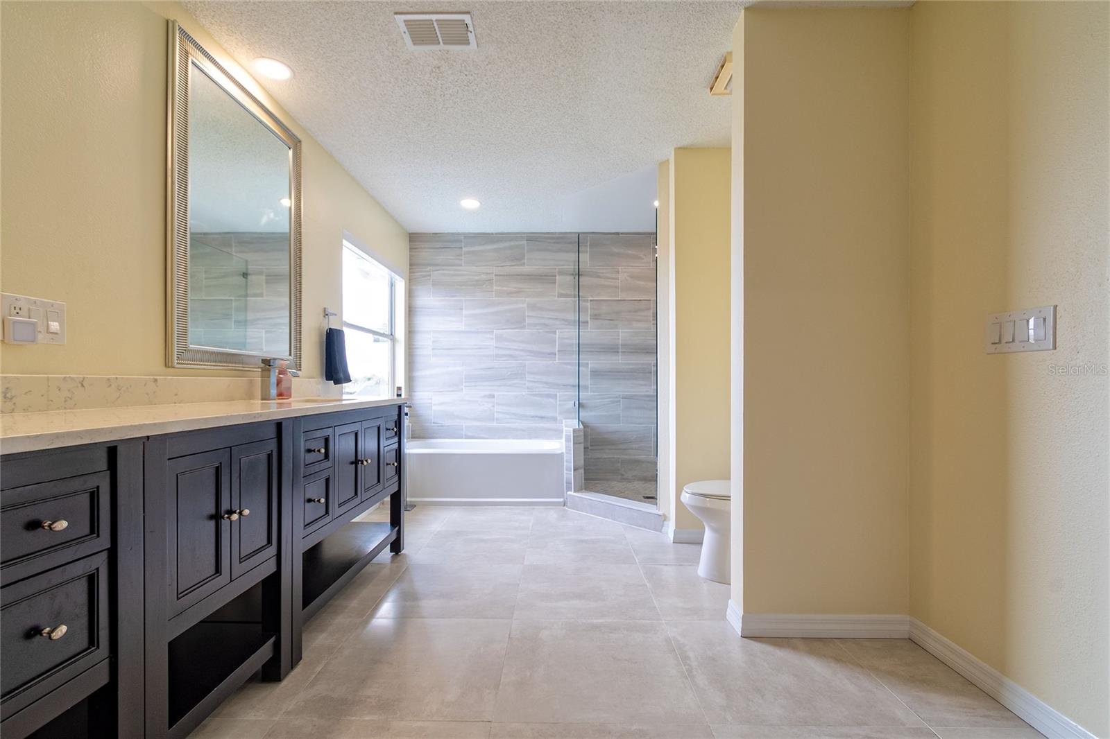 Image 37 of 39 For 13731 Waterhouse Way