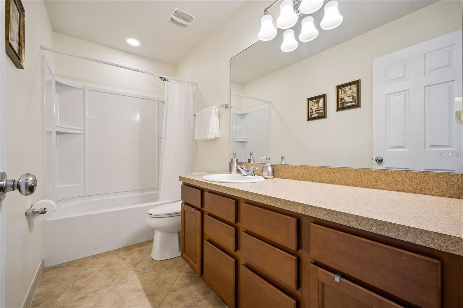 Image 19 of 51 For 8734 Hinsdale Heights Drive