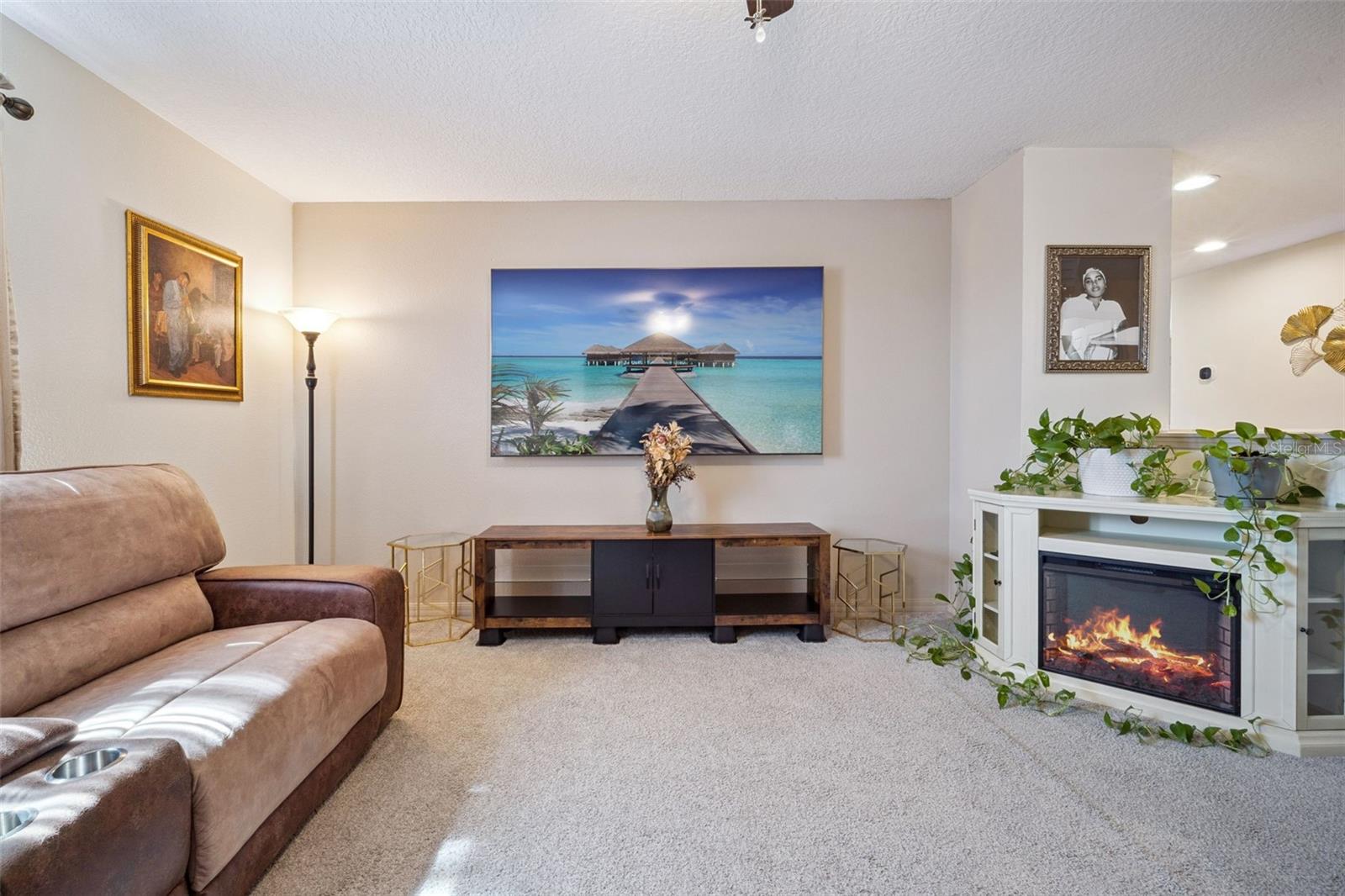 Image 23 of 51 For 8734 Hinsdale Heights Drive