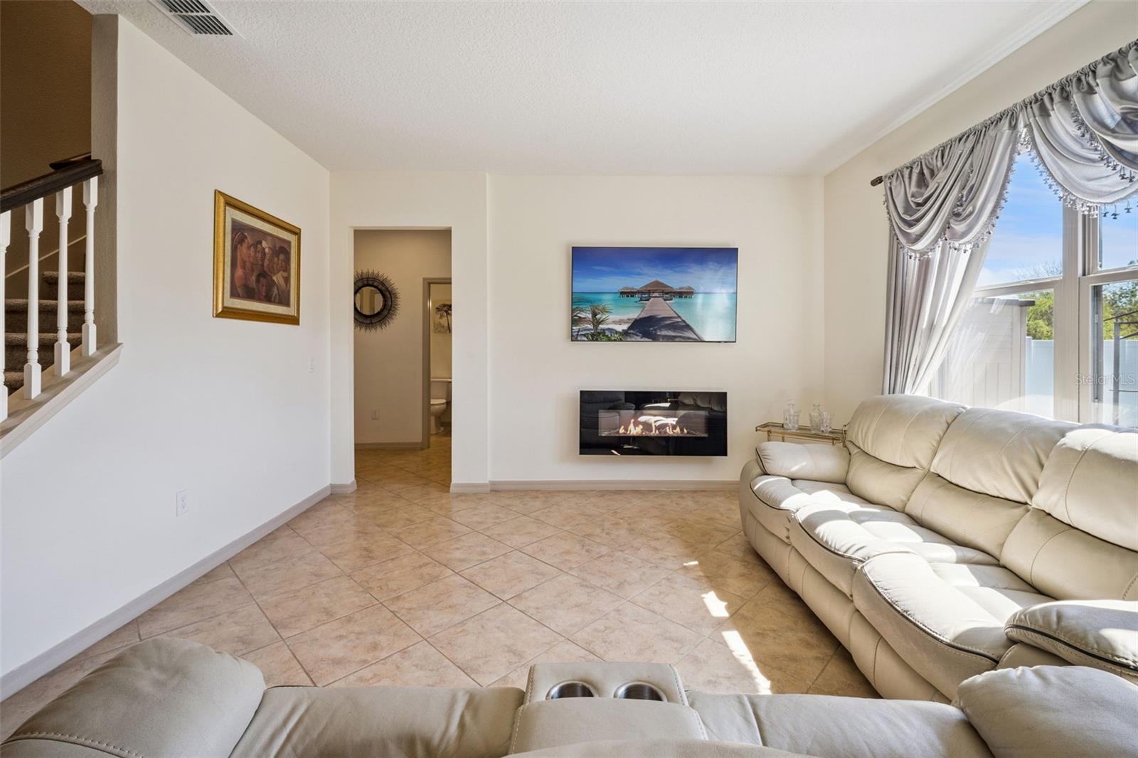 Image 26 of 51 For 8734 Hinsdale Heights Drive