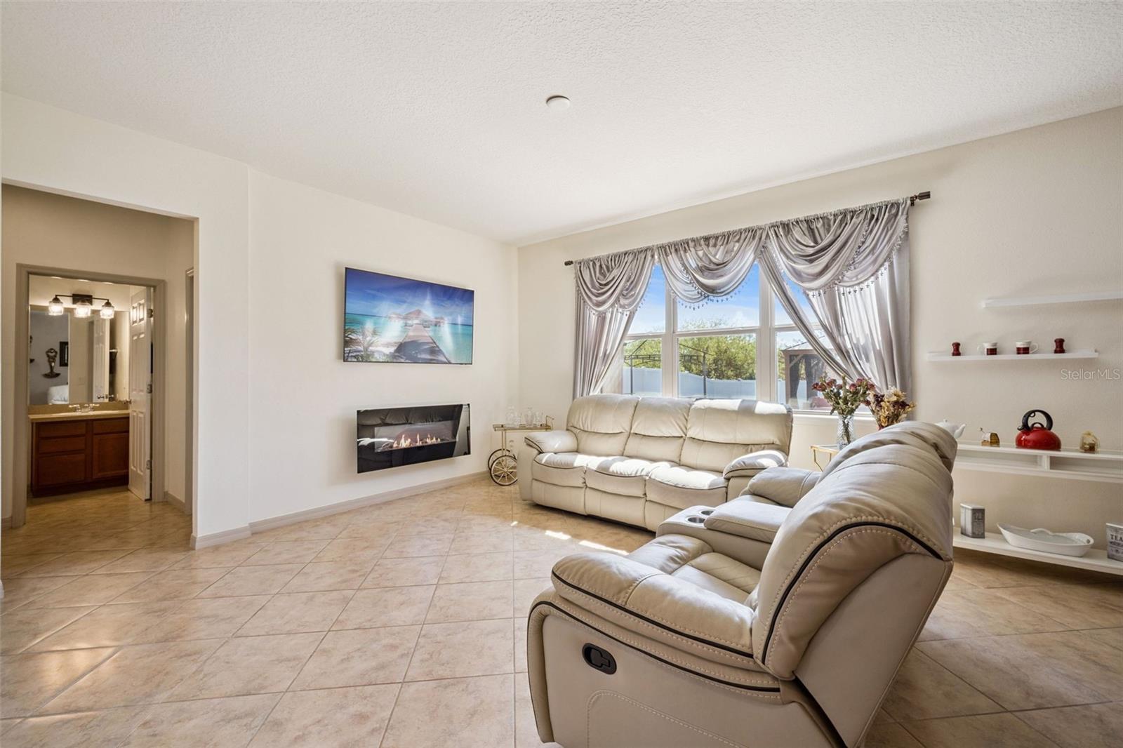 Image 28 of 51 For 8734 Hinsdale Heights Drive