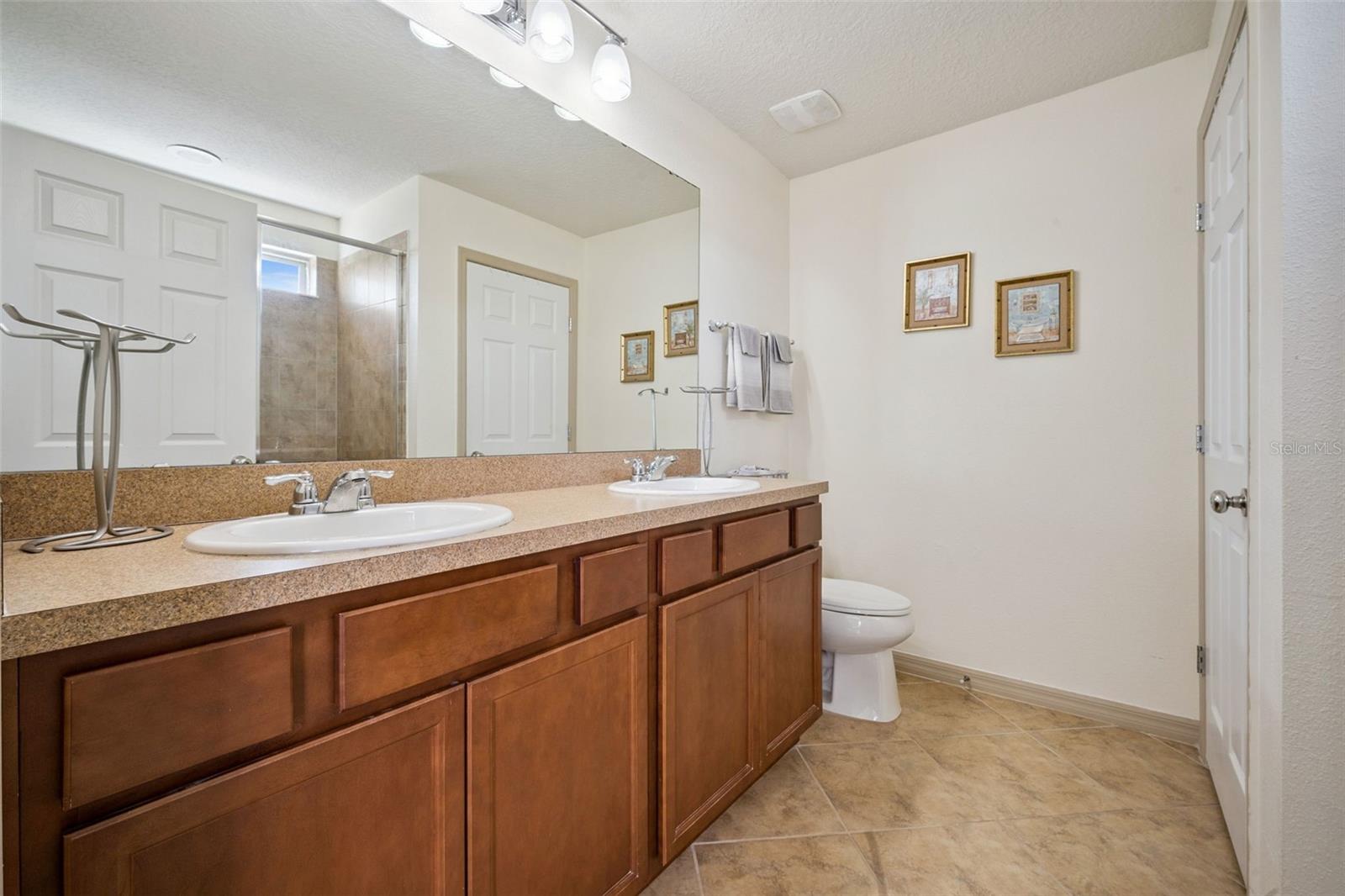 Image 38 of 51 For 8734 Hinsdale Heights Drive