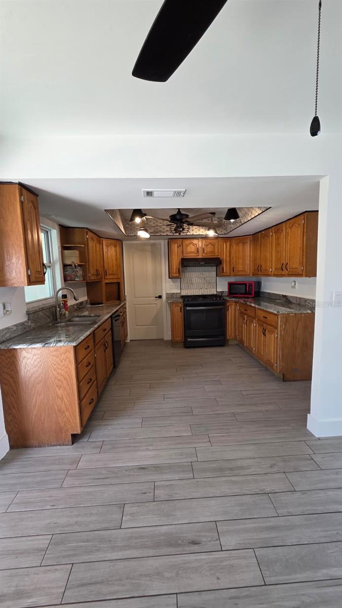 Image 4 of 16 For 4418 1st Avenue