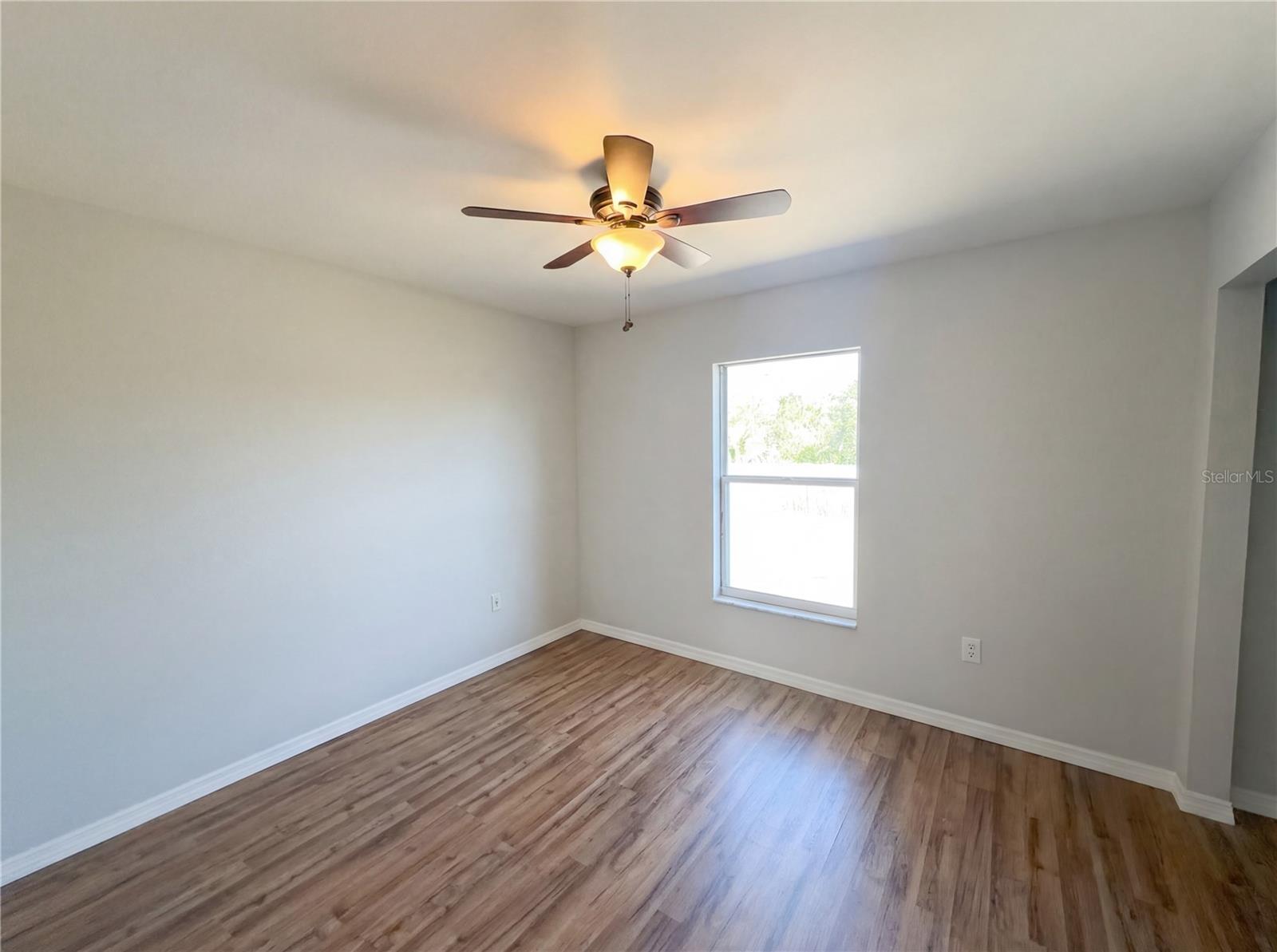 Image 16 of 19 For 166 Greenwich Street