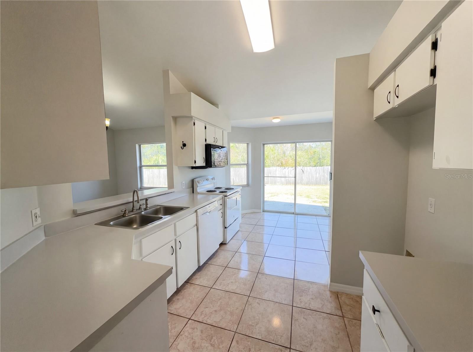 Image 8 of 19 For 166 Greenwich Street