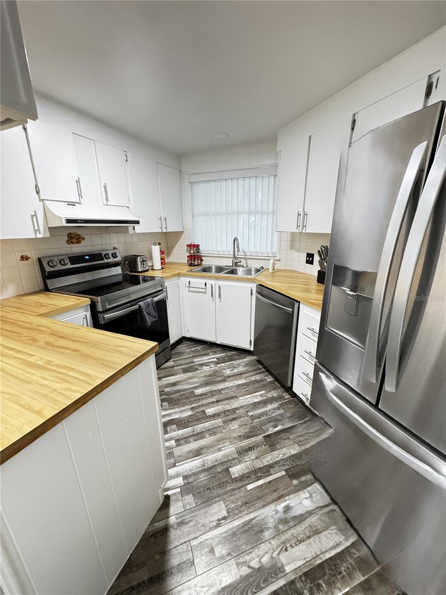 Image 20 of 34 For 3401 Wax Myrtle Circle 1745