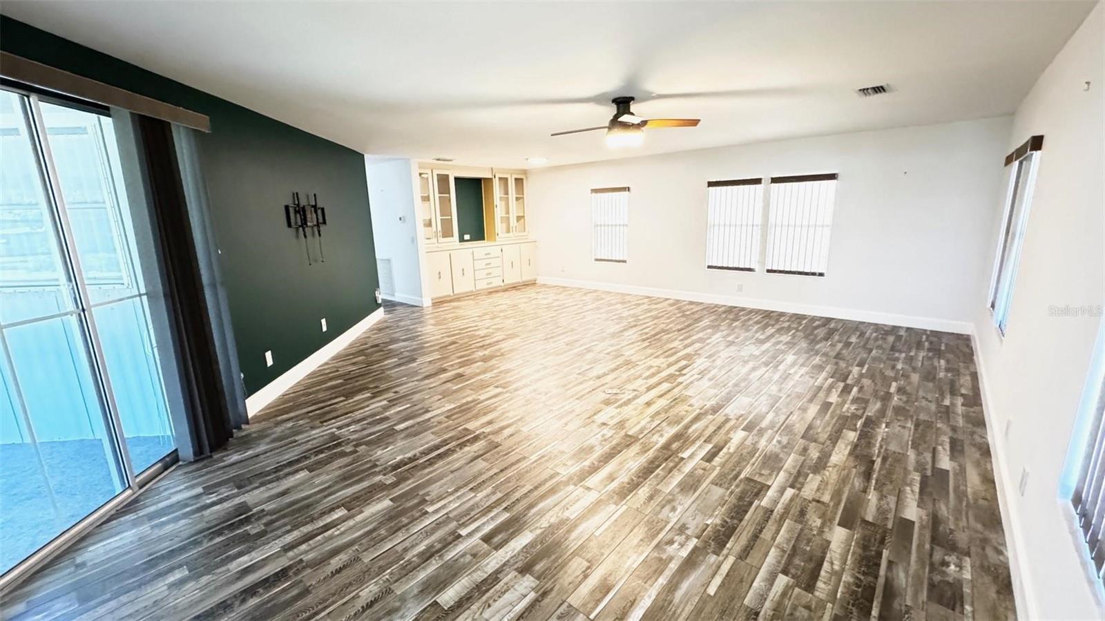 Image 30 of 34 For 3401 Wax Myrtle Circle 1745