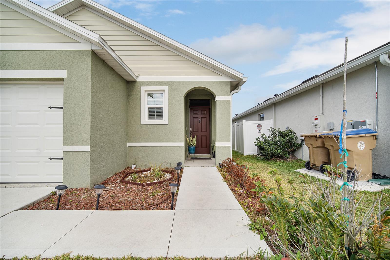 Image 10 of 38 For 1749 Southfork Drive