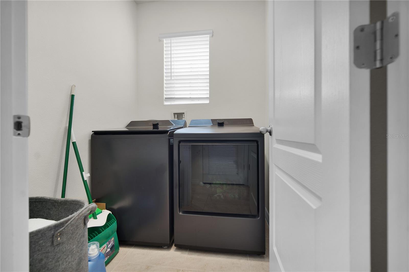 Image 14 of 38 For 1749 Southfork Drive