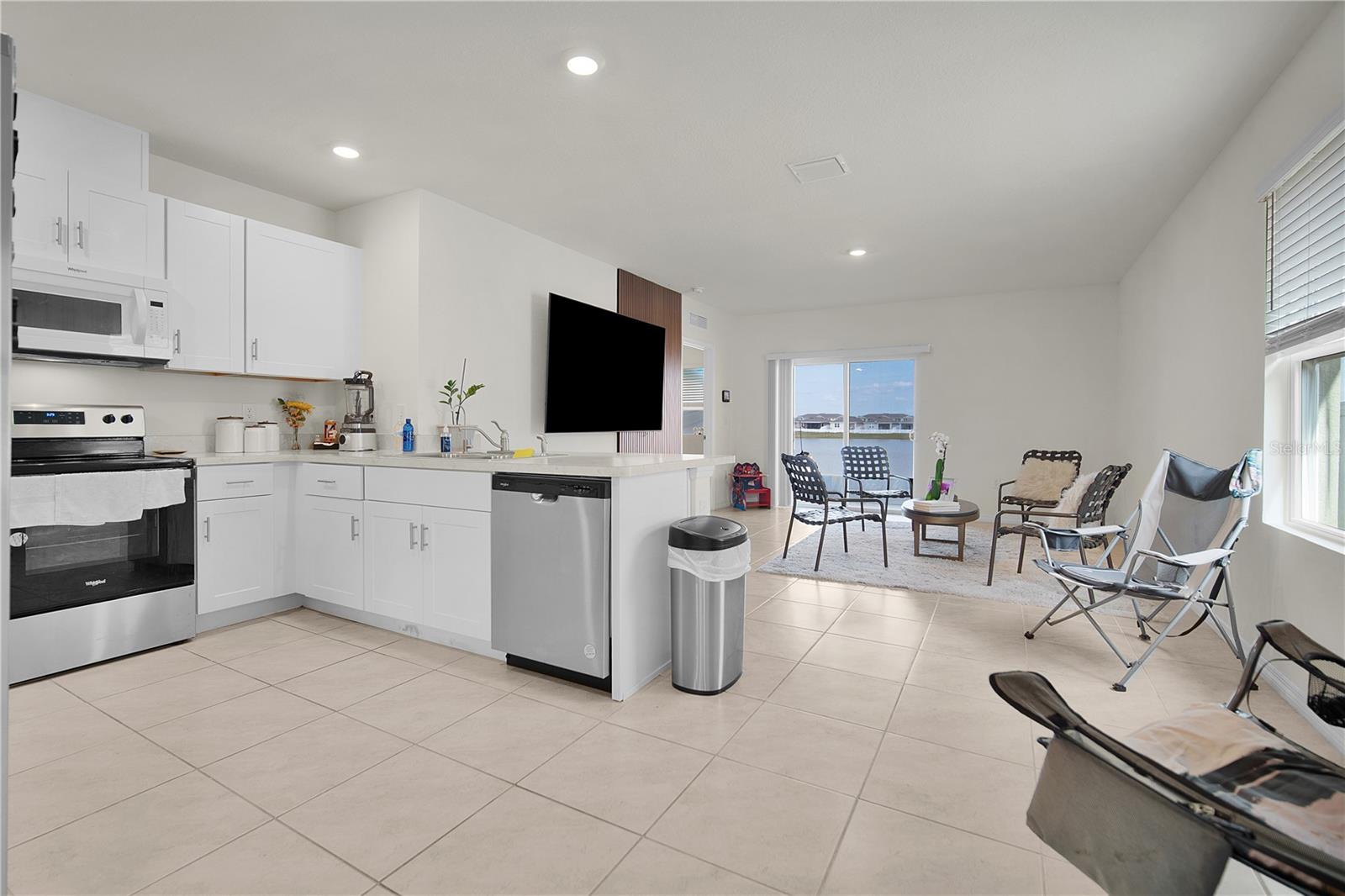 Image 24 of 38 For 1749 Southfork Drive