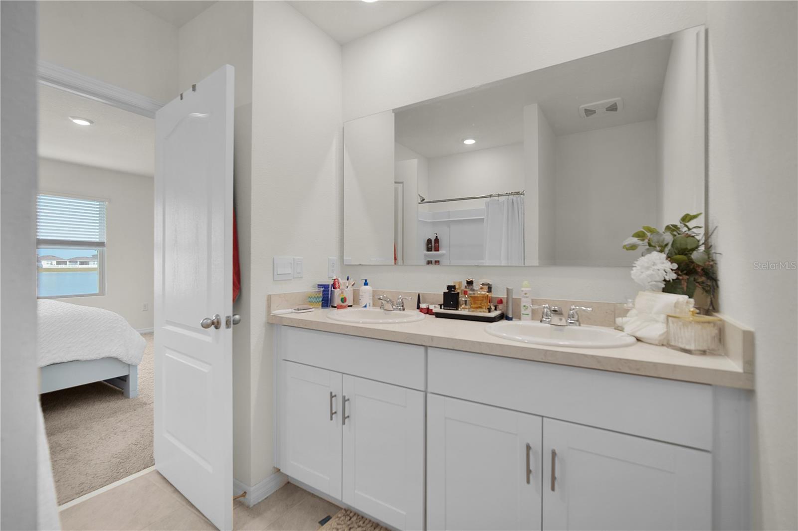 Image 33 of 38 For 1749 Southfork Drive