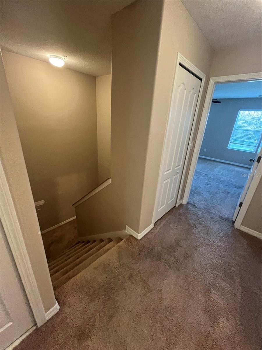 Image 10 of 25 For 1366 Priory Circle 8