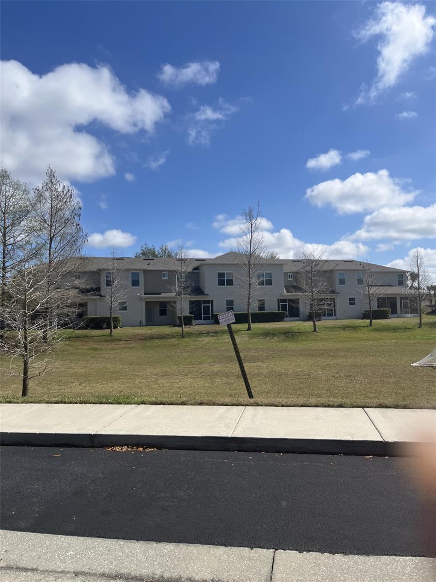 Image 21 of 25 For 1366 Priory Circle 8