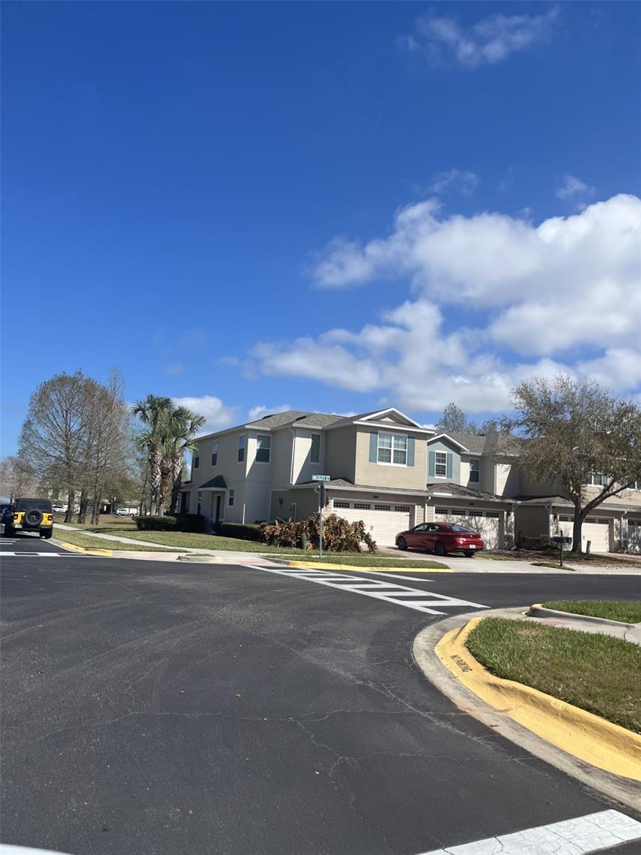 Image 22 of 25 For 1366 Priory Circle 8