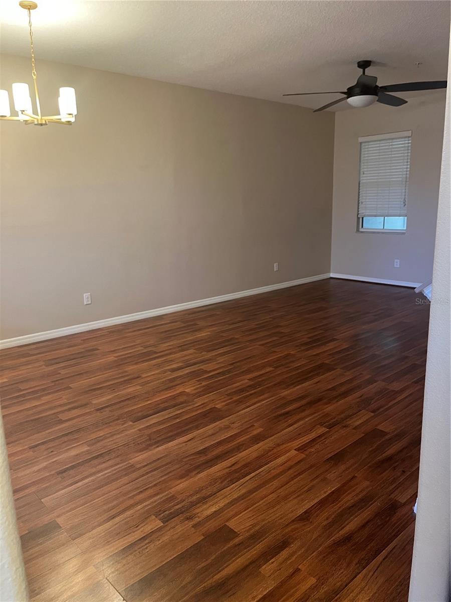 Image 5 of 25 For 1366 Priory Circle 8