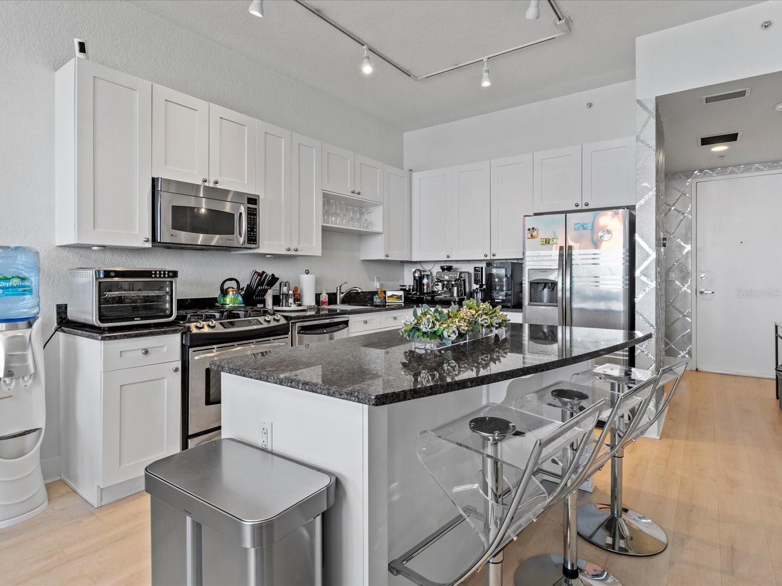 Image 10 of 38 For 150 Robinson Street 2906