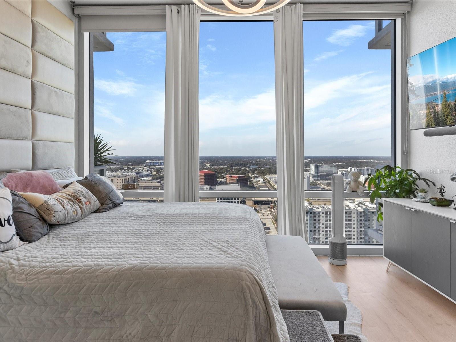 Image 11 of 38 For 150 Robinson Street 2906