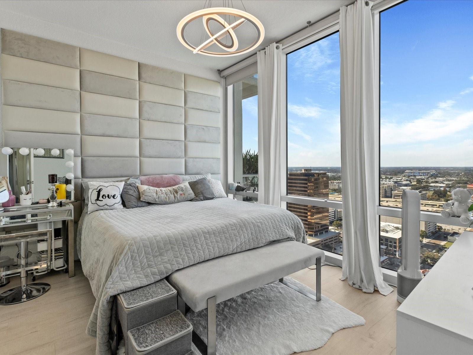 Image 15 of 38 For 150 Robinson Street 2906