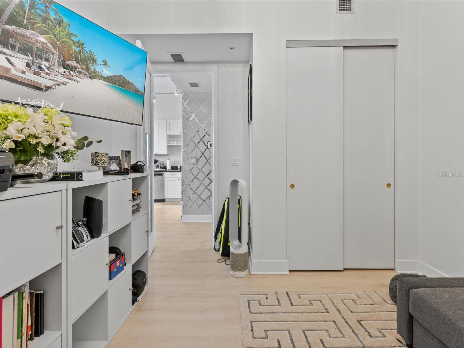 Image 17 of 38 For 150 Robinson Street 2906