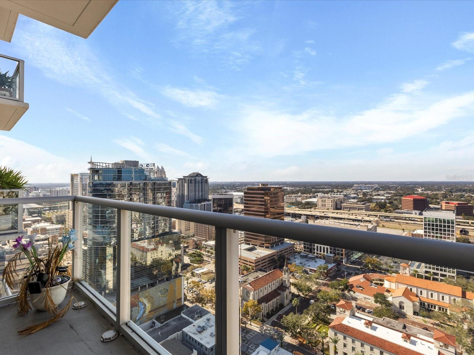 Image 20 of 38 For 150 Robinson Street 2906