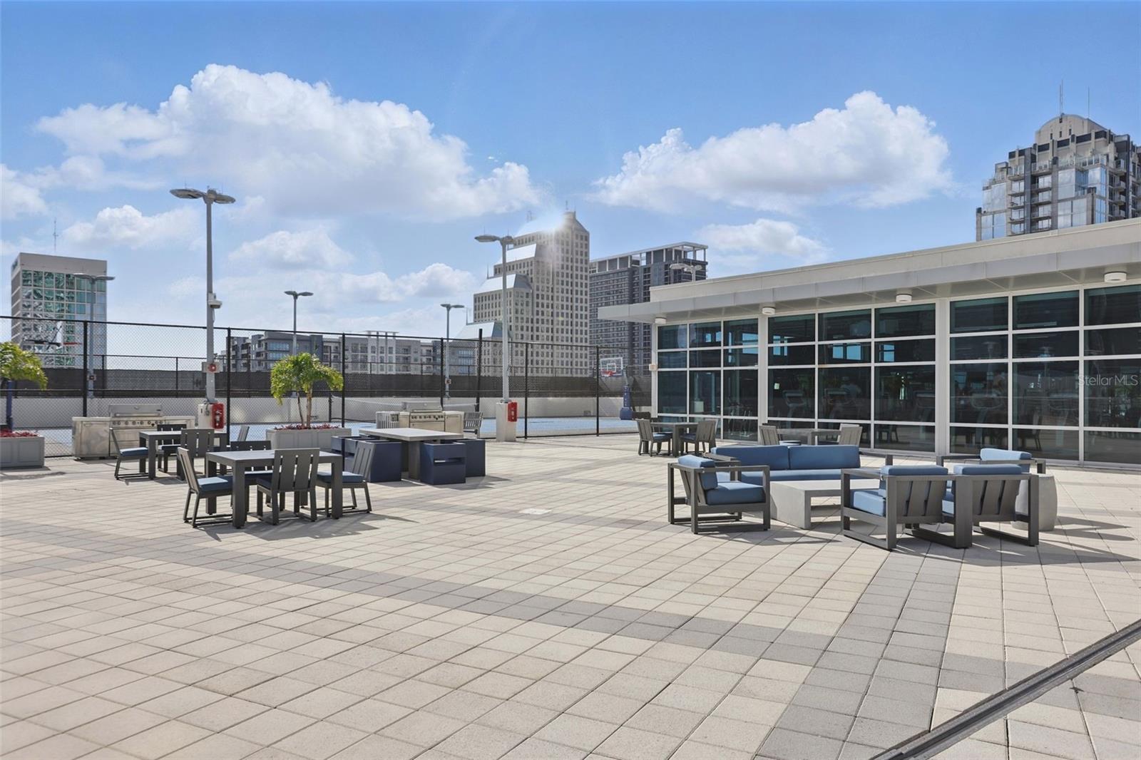 Image 28 of 38 For 150 Robinson Street 2906