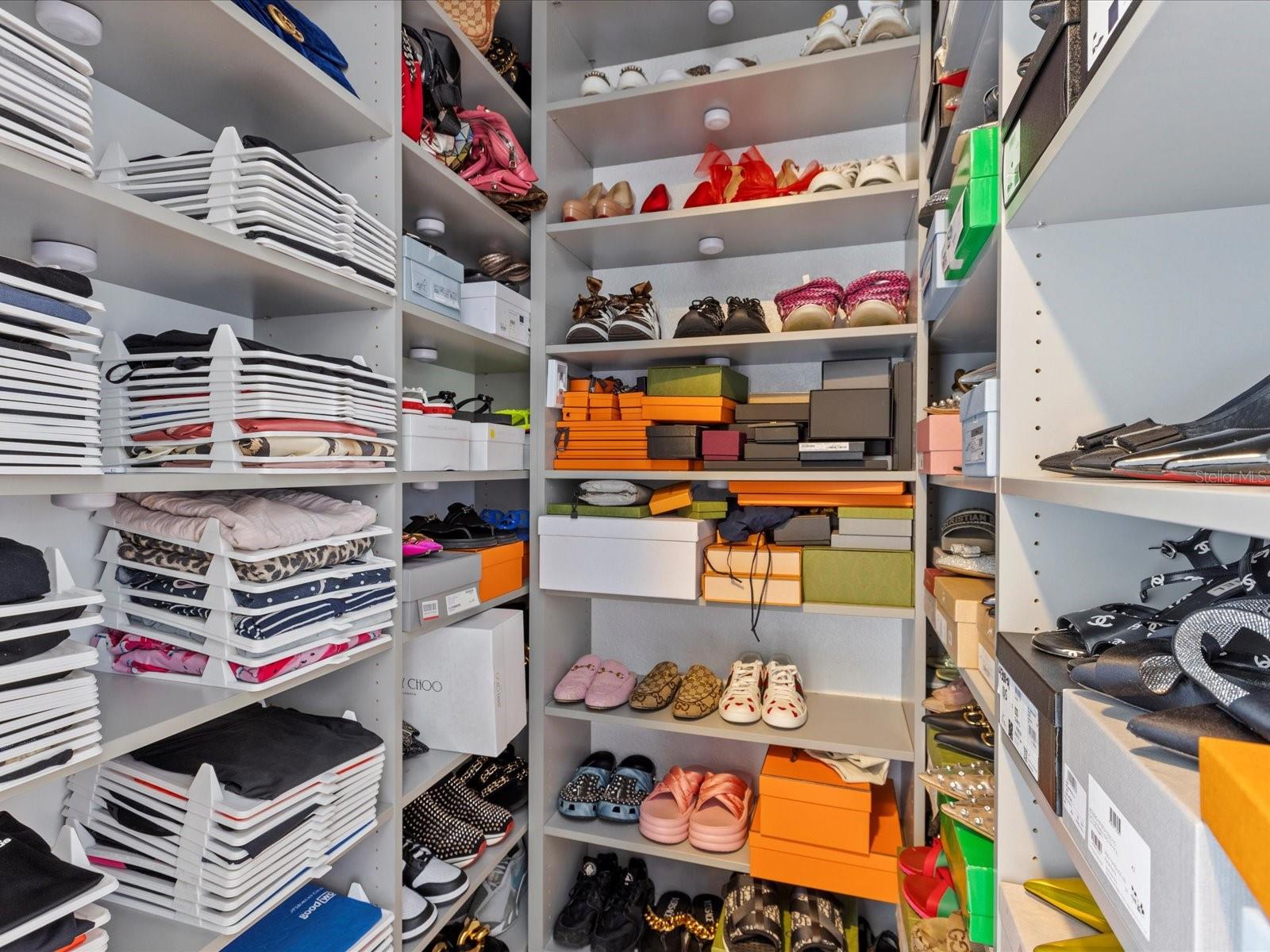 Image 6 of 38 For 150 Robinson Street 2906