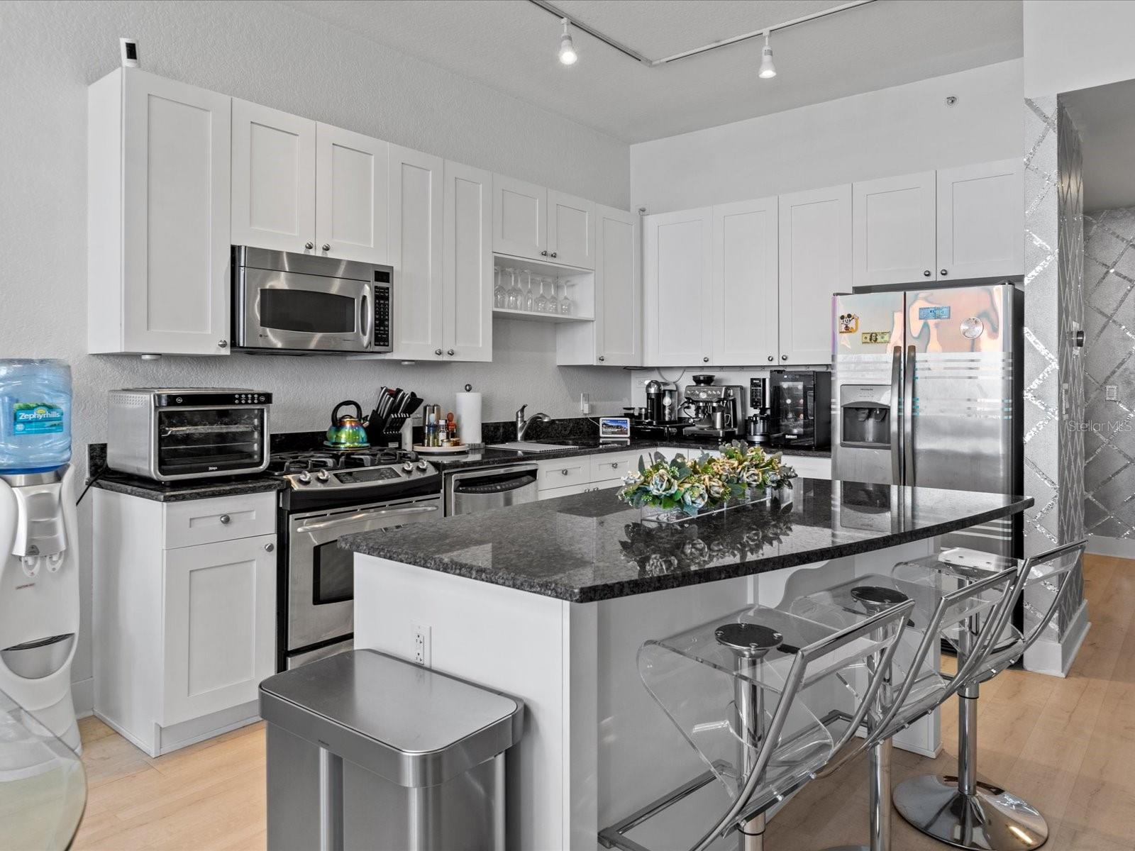 Image 8 of 38 For 150 Robinson Street 2906