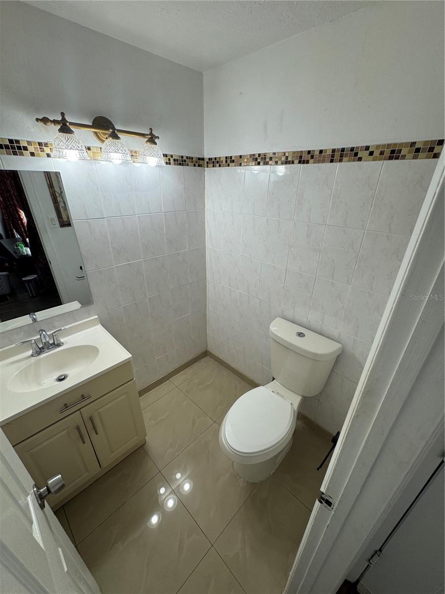 Image 10 of 22 For 1836 Warringwood Drive B4