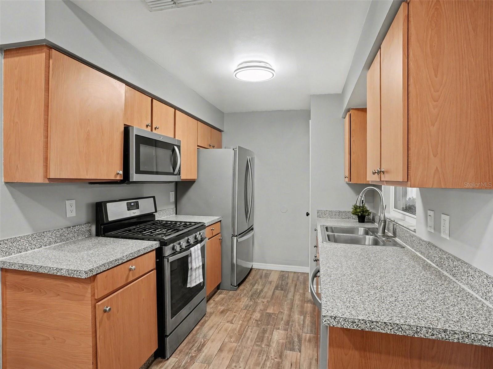 Image 10 of 37 For 2327 Greenbush Court